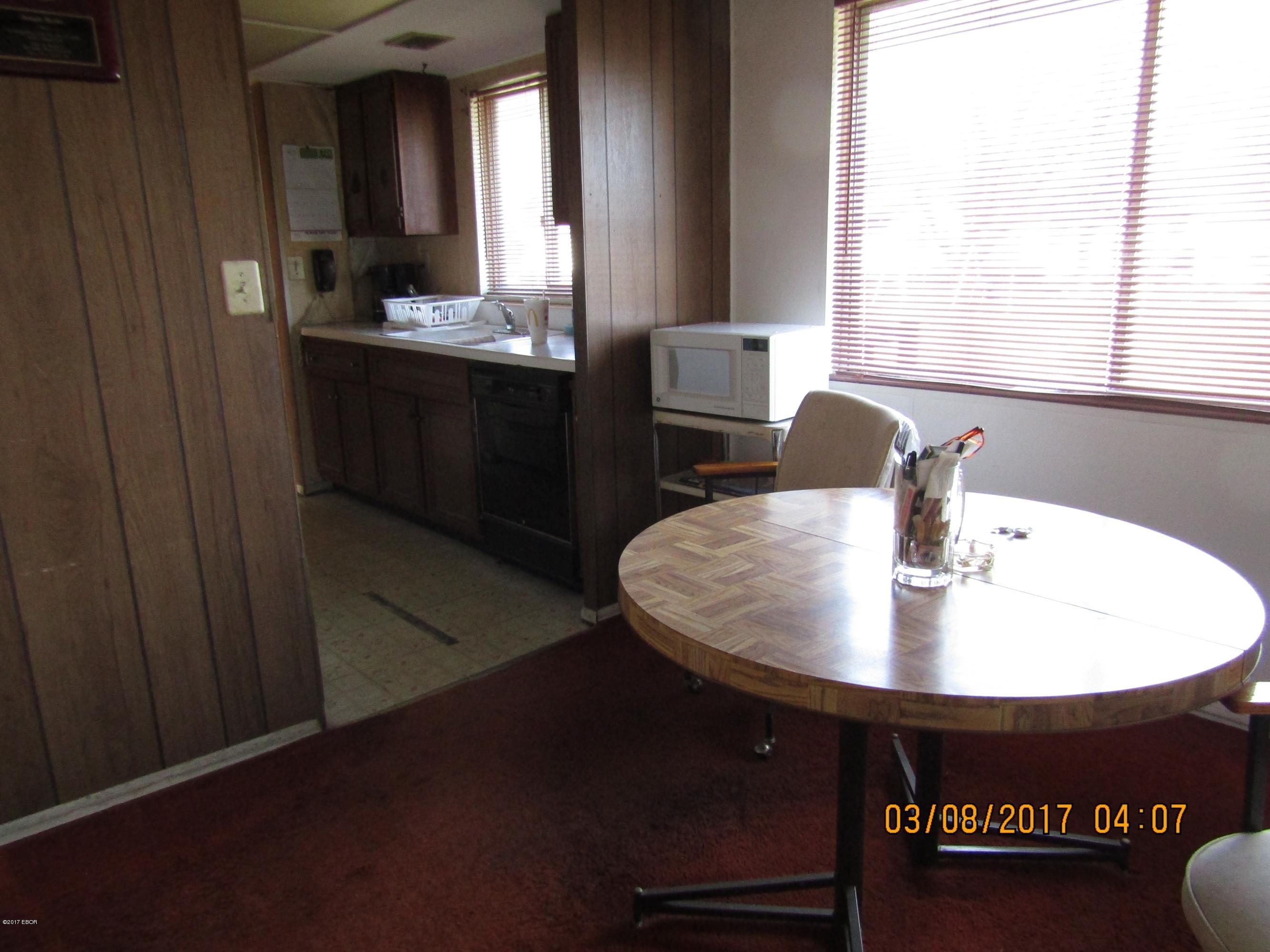 304 Roddy Road Salem, IL 62881 - Photo 4 of 9 Gallery Image 4