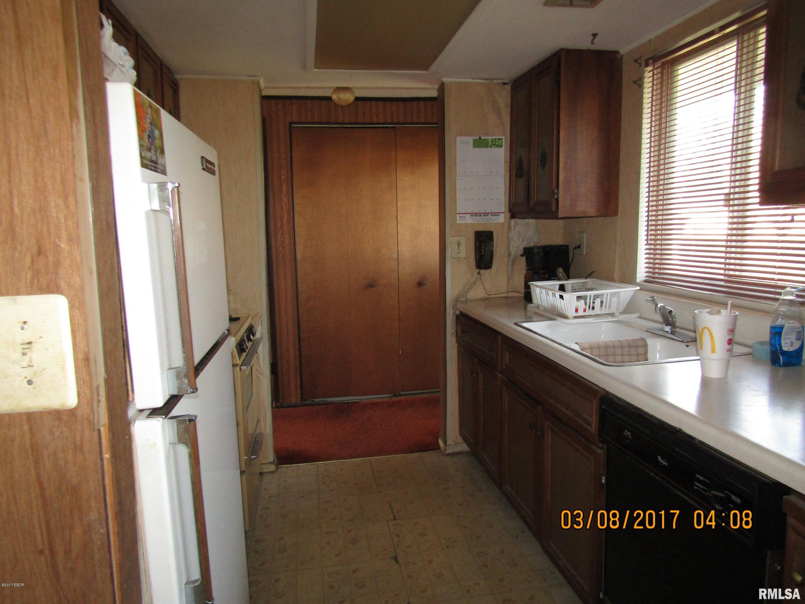 304 Roddy Road Salem, IL 62881 - Photo 5 of 9 Gallery Image 5