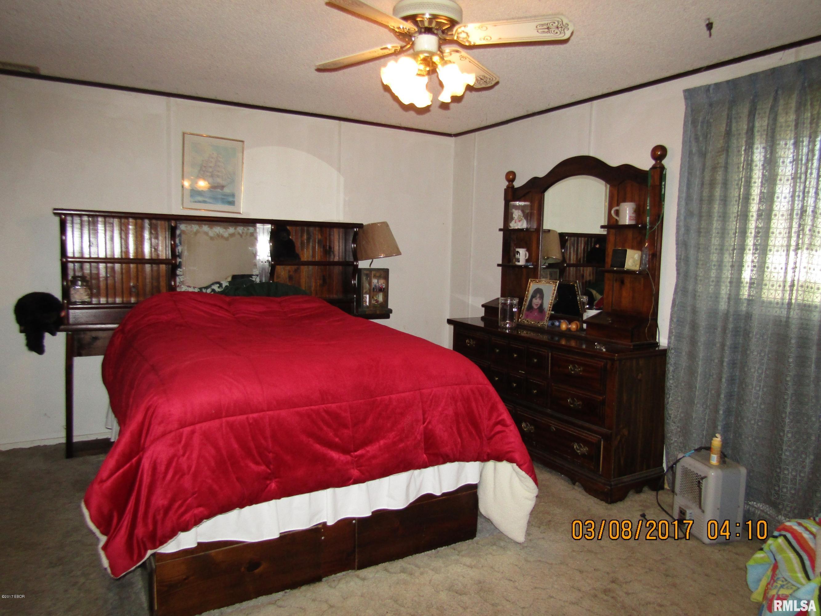 304 Roddy Road Salem, IL 62881 - Photo 8 of 9 Gallery Image 8