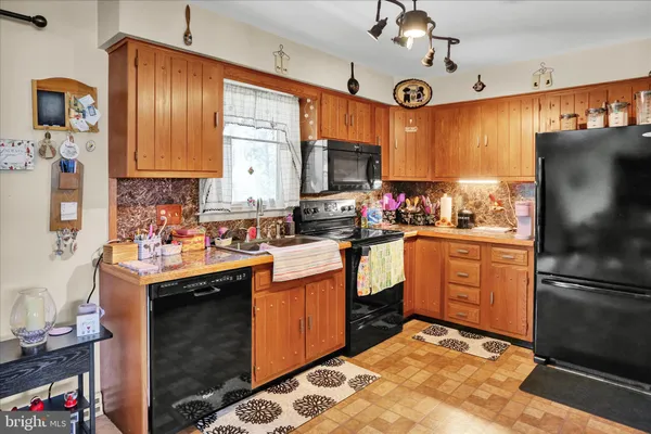 $245,000 | 504 East Linden Street, Fleetwood, PA 19522