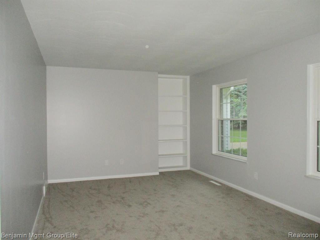 114 South Burkhart Road Howell, MI 48843 - Photo 3 of 21