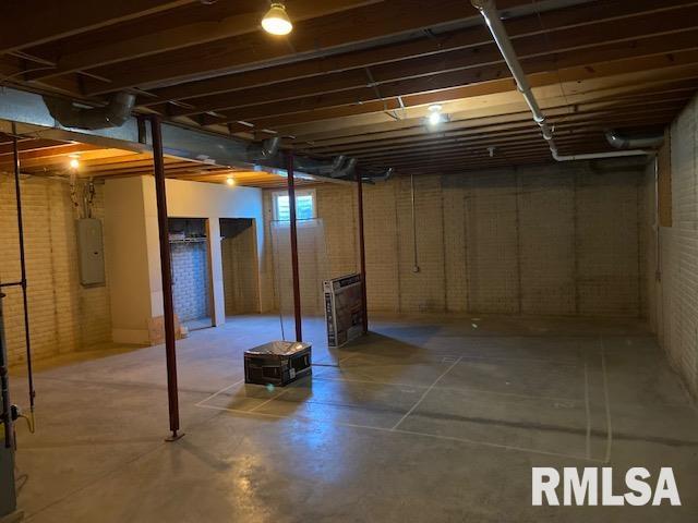 1040 Lakeview Road North Dahinda, IL 61428 - Photo 10 of 19 Gallery Image 10