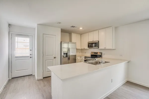 $2,085 | 15231 Abella Drive, Conroe, TX 77316