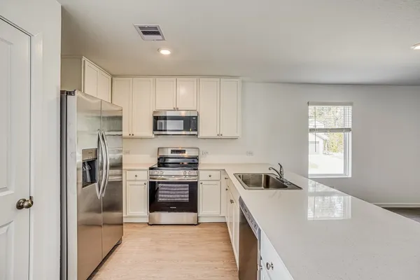 $2,085 | 15231 Abella Drive, Conroe, TX 77316