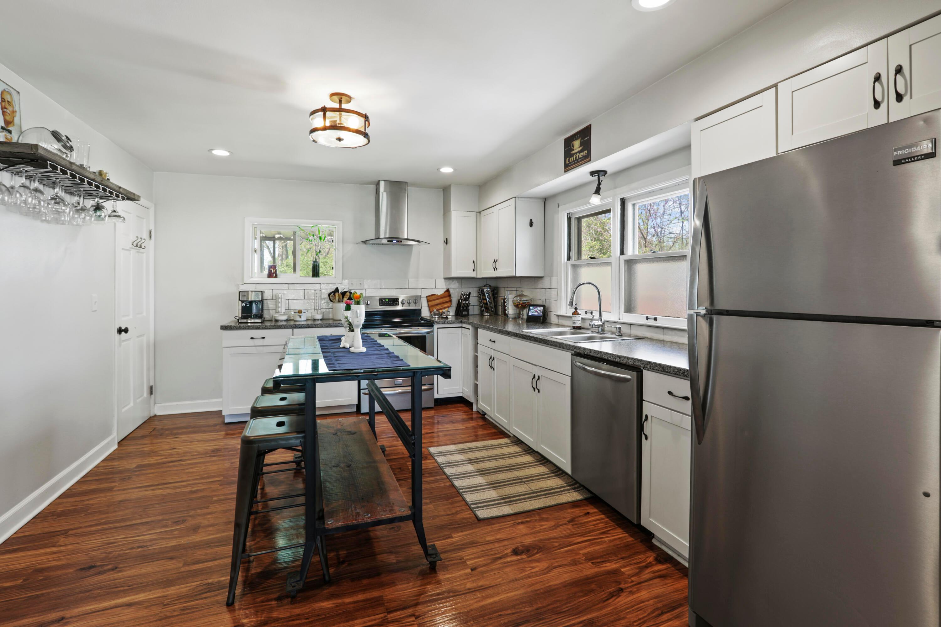1030 Williams Road Columbus, OH 43207 - Photo 12 of 39 Great for Entertaining