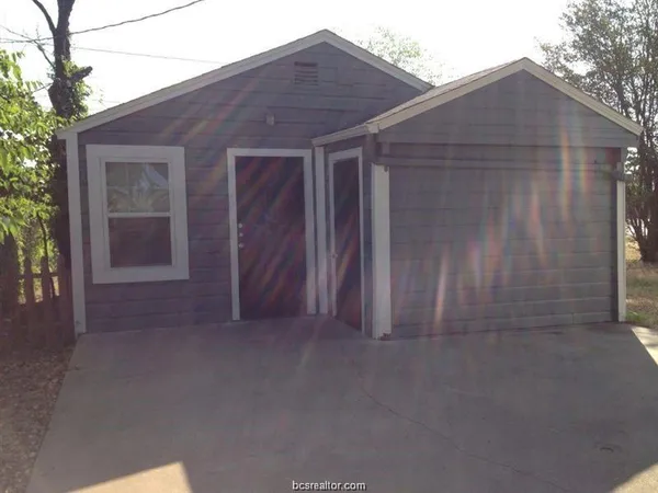 $900 | 3109 Maloney Avenue, Unit A, Bryan, TX 77801