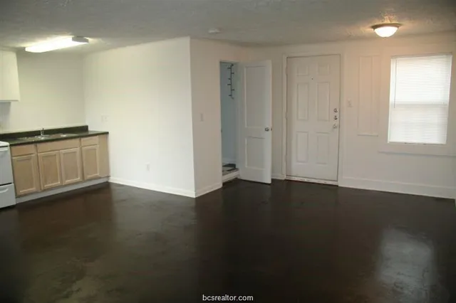 $900 | 3109 Maloney Avenue, Unit A, Bryan, TX 77801