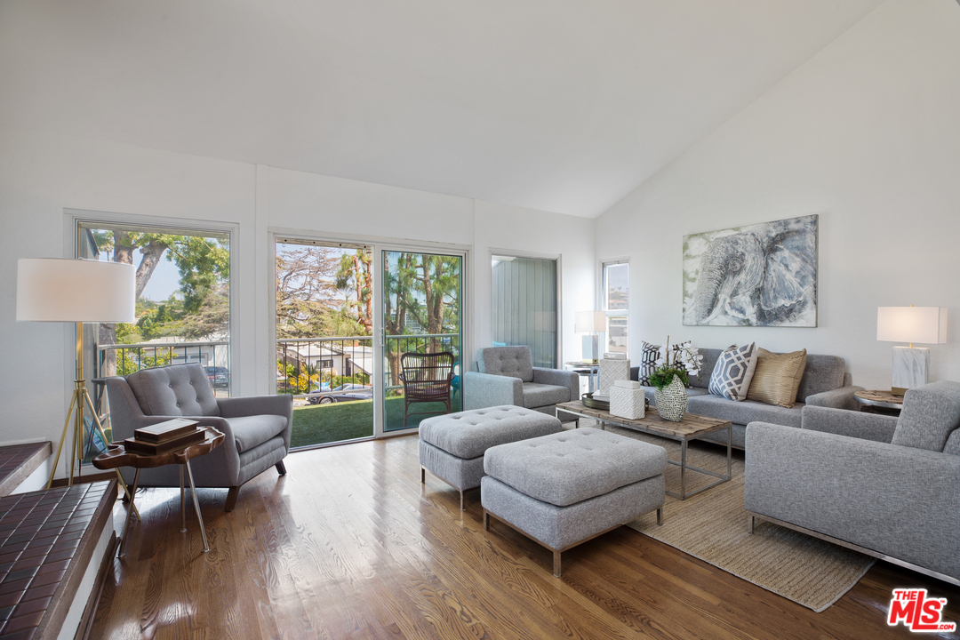 418 Talbert Street Playa del Rey, CA 90293 - Photo 11 of 48