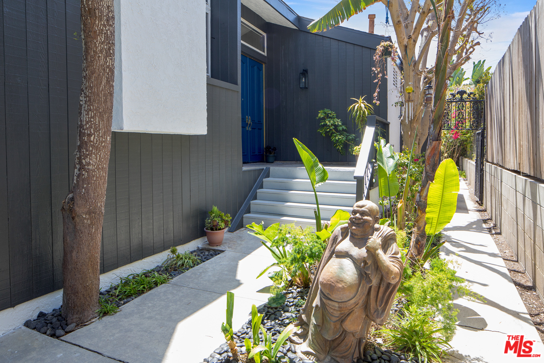 418 Talbert Street Playa del Rey, CA 90293 - Photo 6 of 48