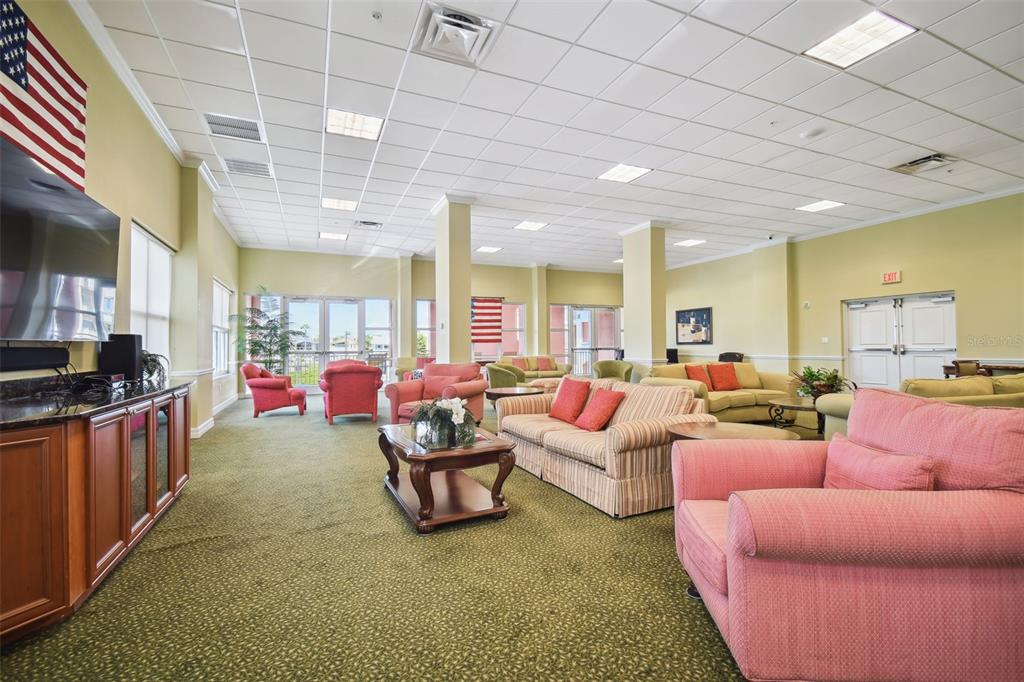 4516 Seagull Drive, Unit 807 New Port Richey, FL 34652 - Photo 52 of 100 a living room with furniture