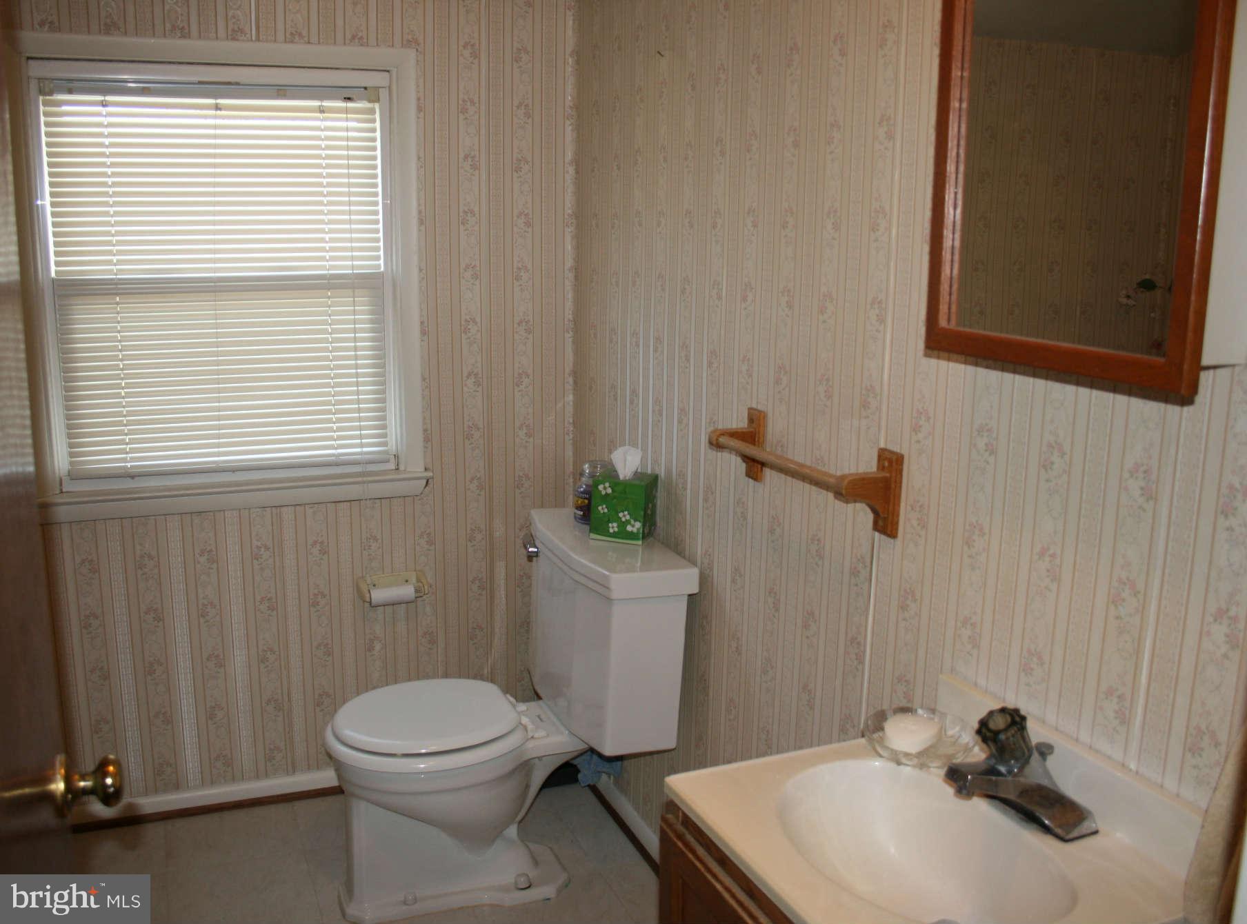 1822 Ridgewick Road Glen Burnie, MD 21061 - Photo 14 of 29 Bath