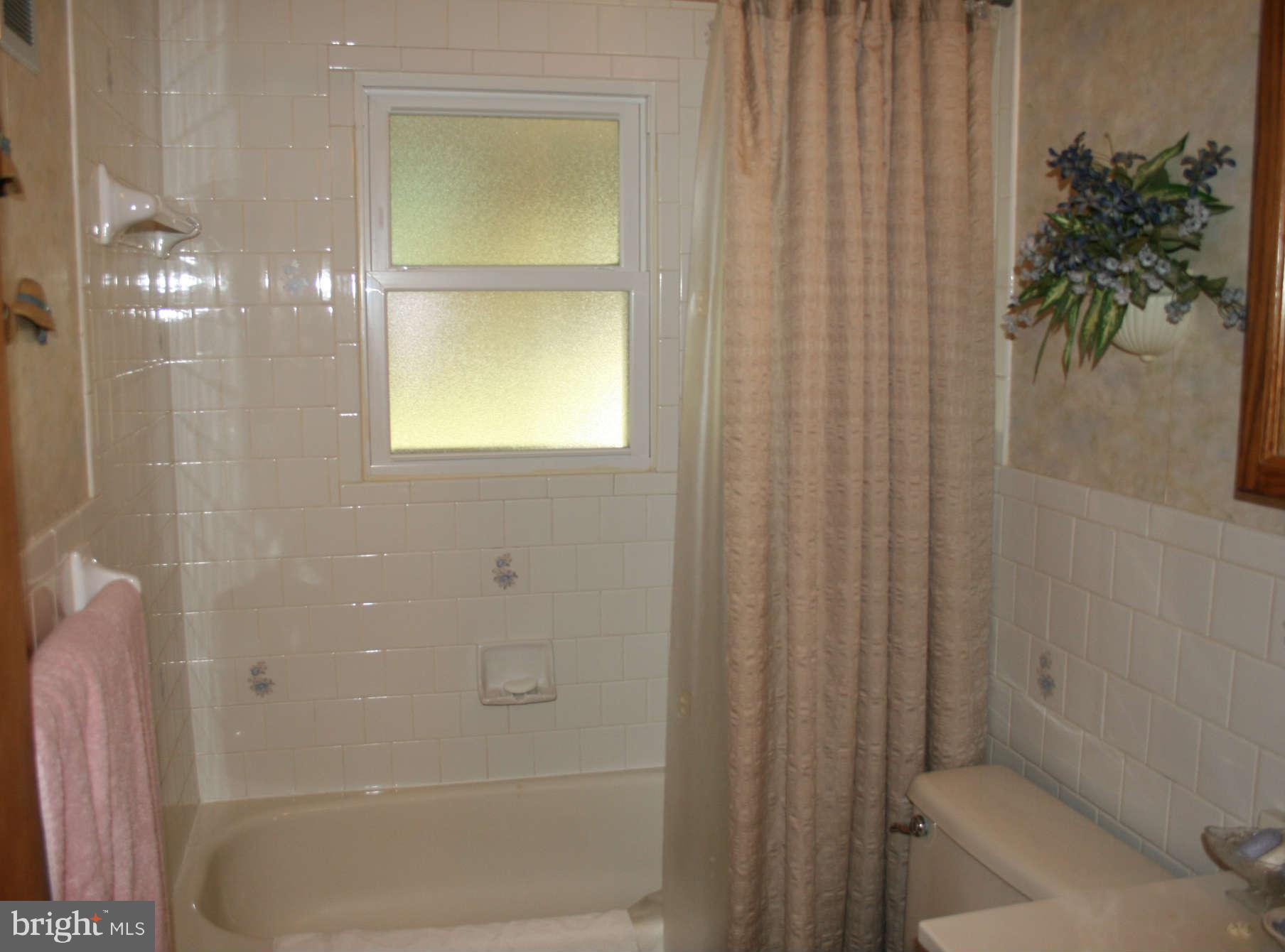1822 Ridgewick Road Glen Burnie, MD 21061 - Photo 7 of 29 Bath