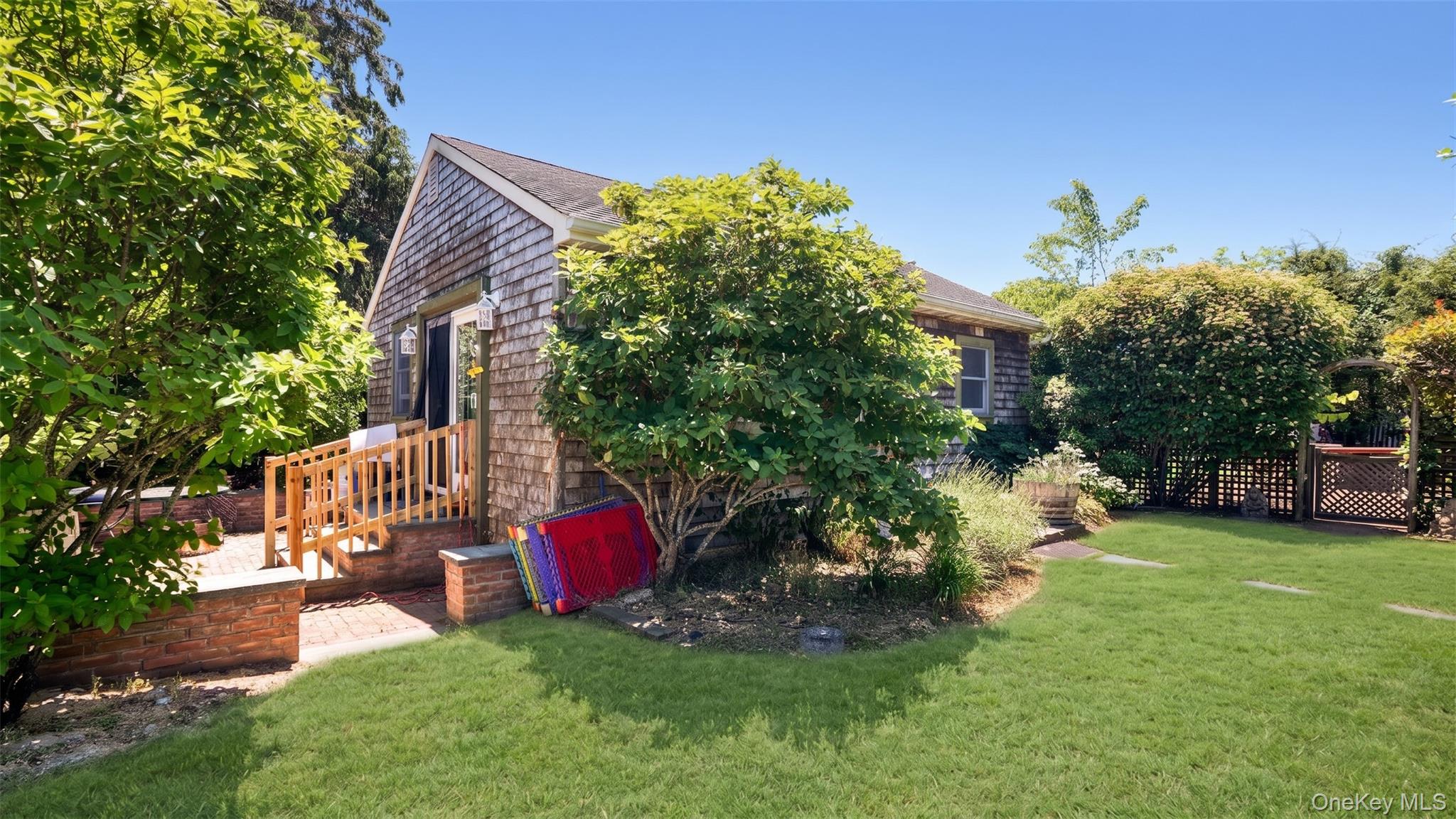 127 Inlet Road Hampton Bays, NY 11946 - Photo 9 of 24
