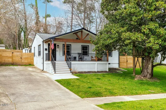 a view of house and outdoor space