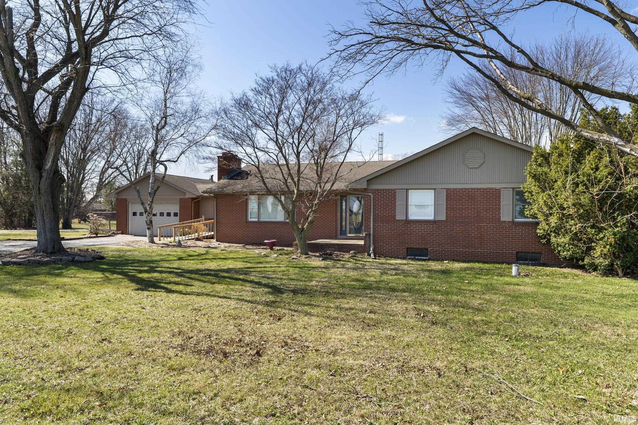 262 North St Road Monticello, IN 47960 - Photo 3 of 35