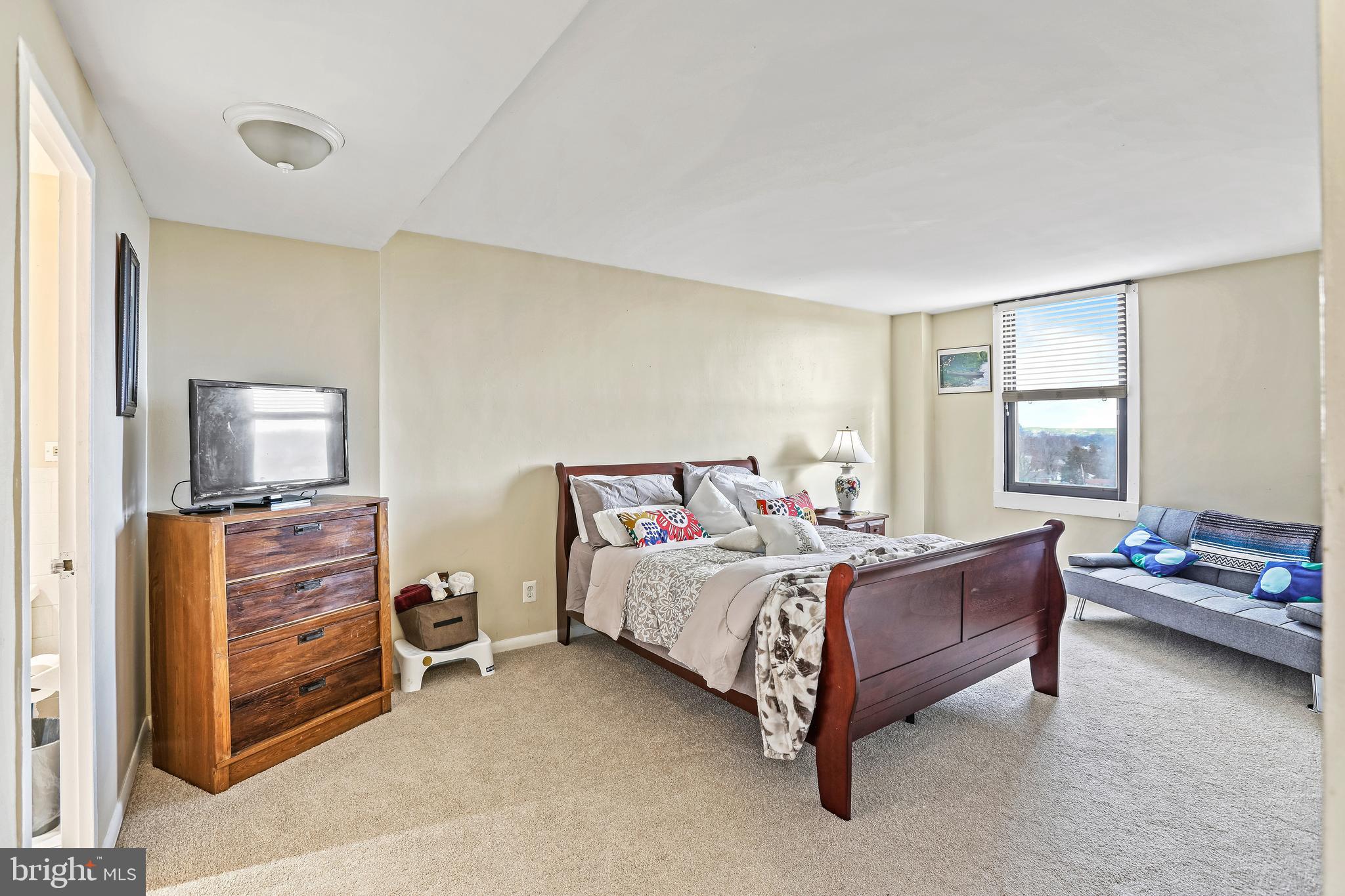 4600 Duke Street, Unit 1017 Alexandria, VA 22304 - Photo 11 of 15