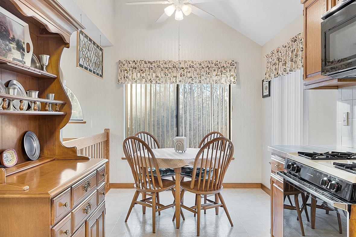 9 Overlook Drive, Unit E Atkinson, NH 03811 - Photo 13 of 34