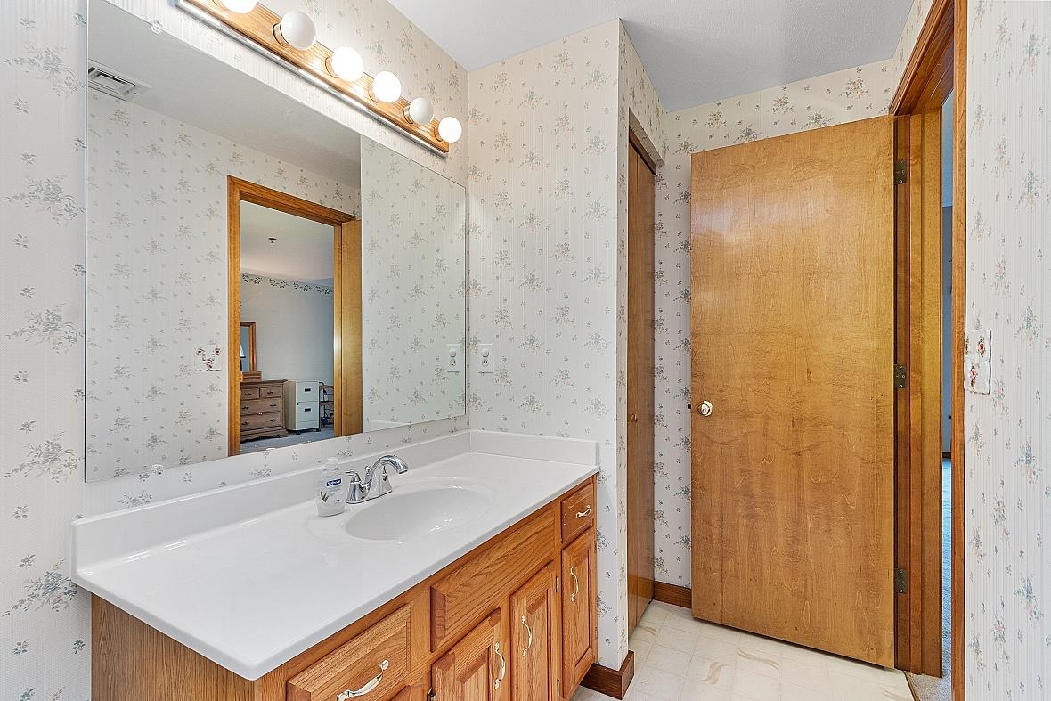 9 Overlook Drive, Unit E Atkinson, NH 03811 - Photo 32 of 34