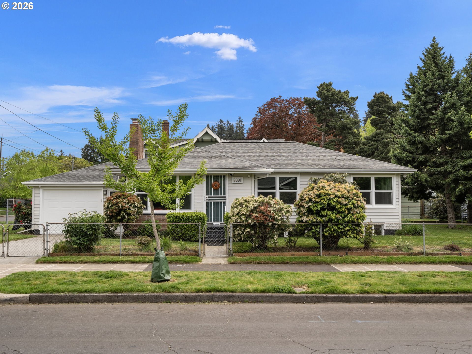 7060 Northeast Davis Street Portland, OR 97213 - Photo 1 of 21