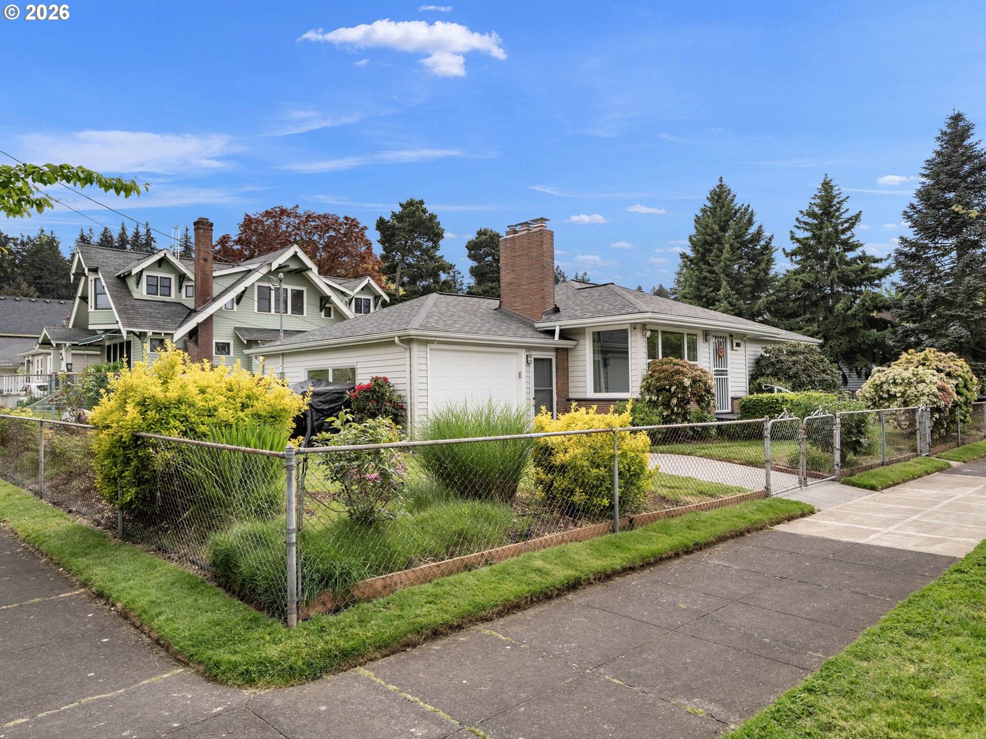 7060 Northeast Davis Street Portland, OR 97213 - Photo 2 of 21
