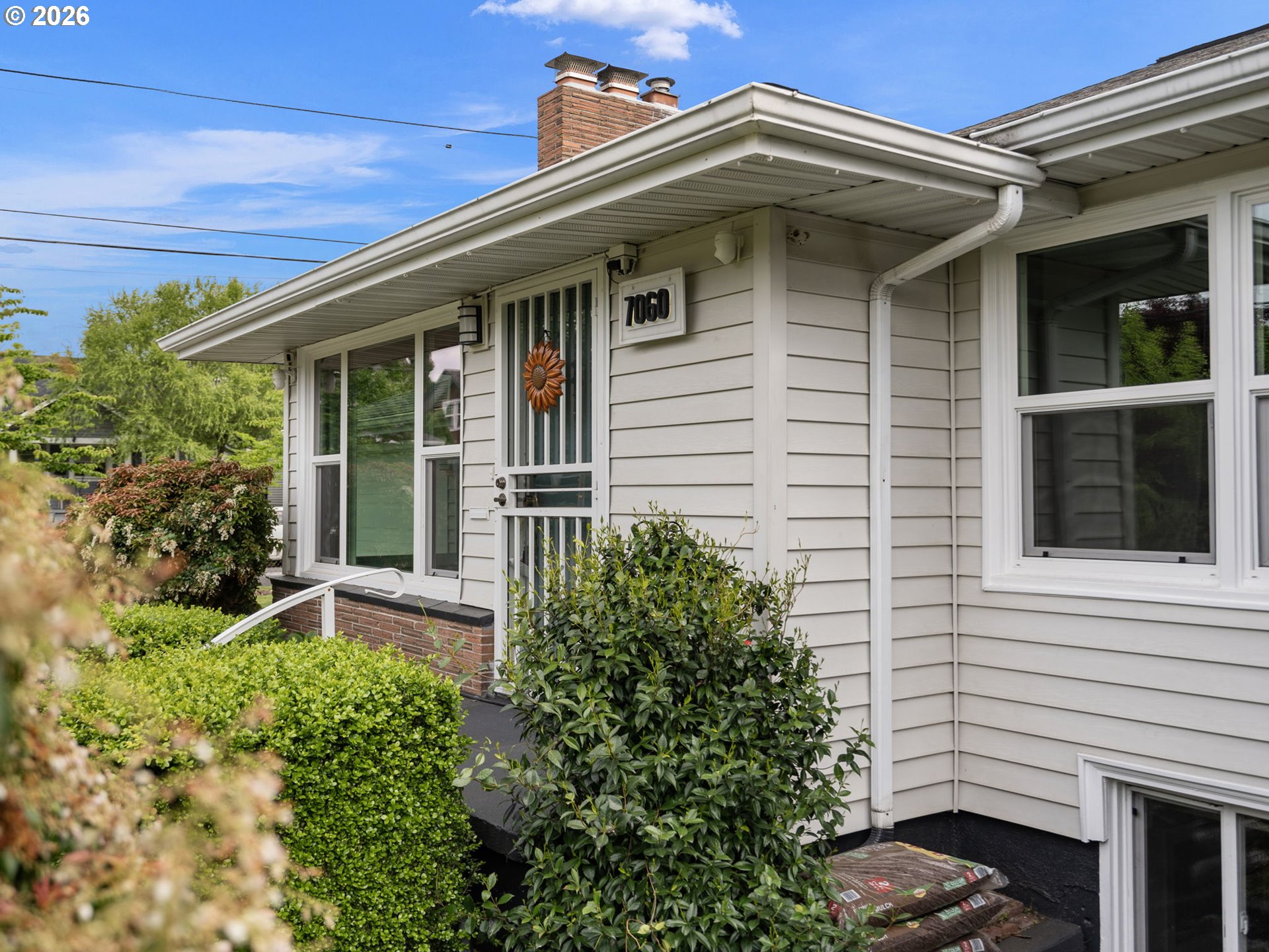 7060 Northeast Davis Street Portland, OR 97213 - Photo 4 of 21