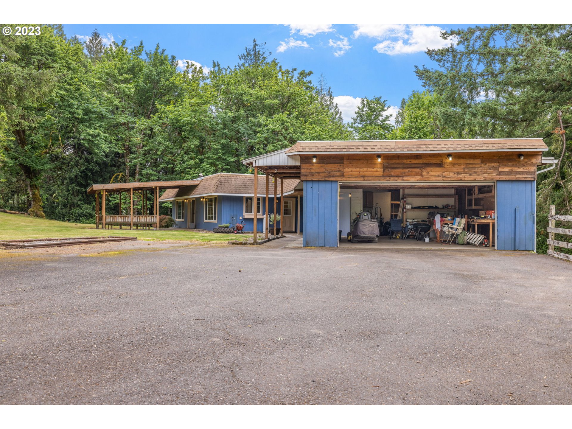 16166 South Thayer Road Oregon City, OR 97045 - Photo 35 of 46 Garage