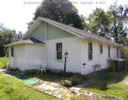 116 Oakvale Road Charleston, WV 25314 - Photo 5 of 8 Exterior Front.