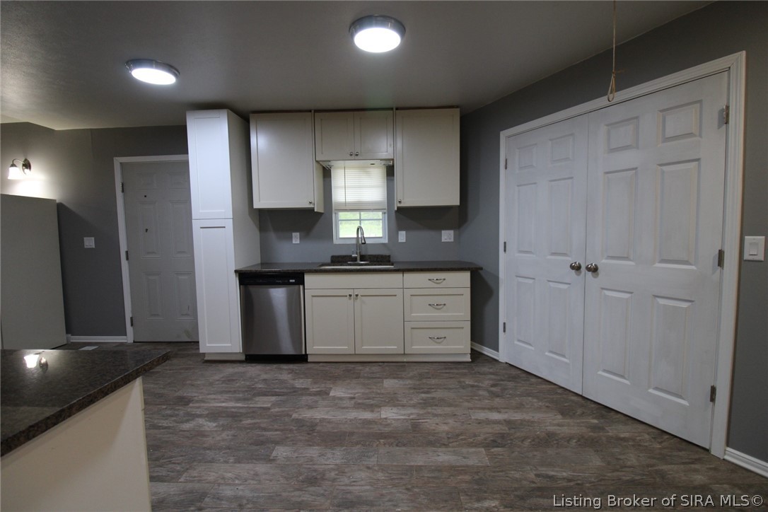 2123 Cherry Circle Georgetown, IN 47122 - Photo 8 of 24