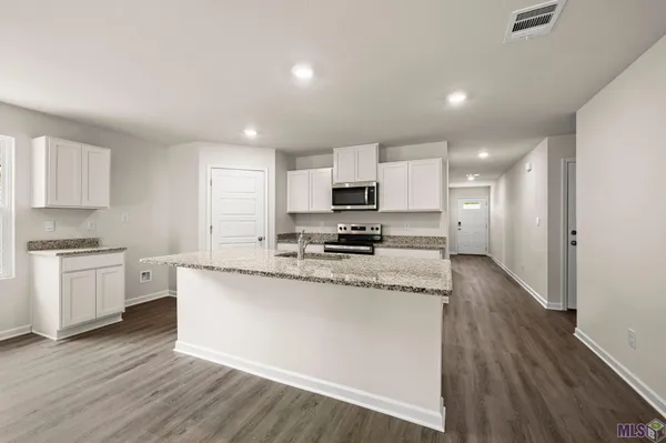 $283,900 | 7237 Brook Hollow Drive, Zachary, LA 70791