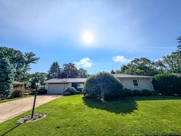 $275,000 | 2112 Plymouth Drive, Champaign, IL 61821
