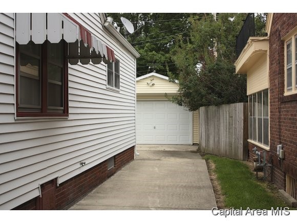 2444 South 7th Street Springfield, IL 62703 - Photo 3 of 15