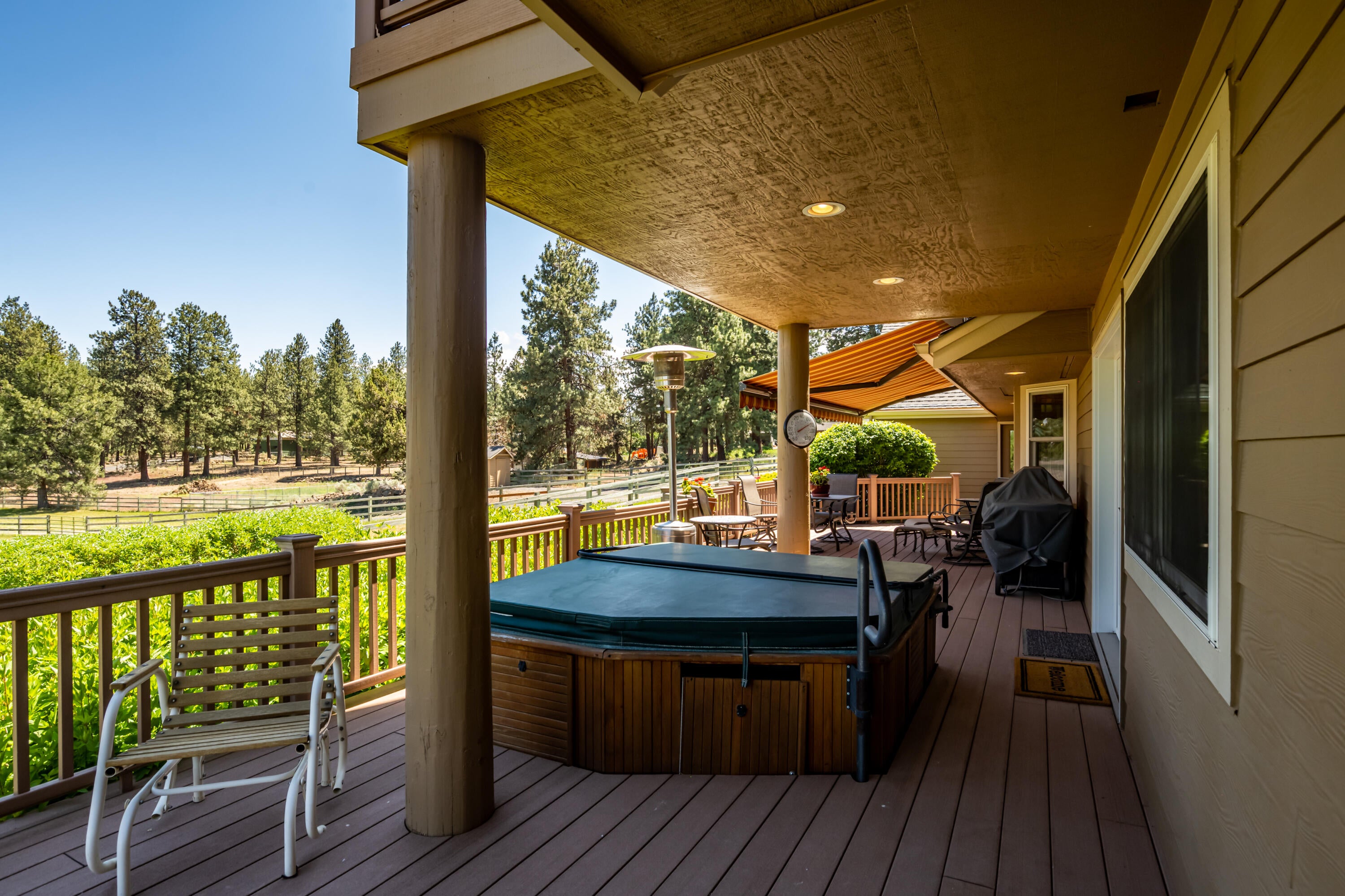60696 Tekampe Road Bend, OR 97702 - Photo 46 of 61 Hot tub area