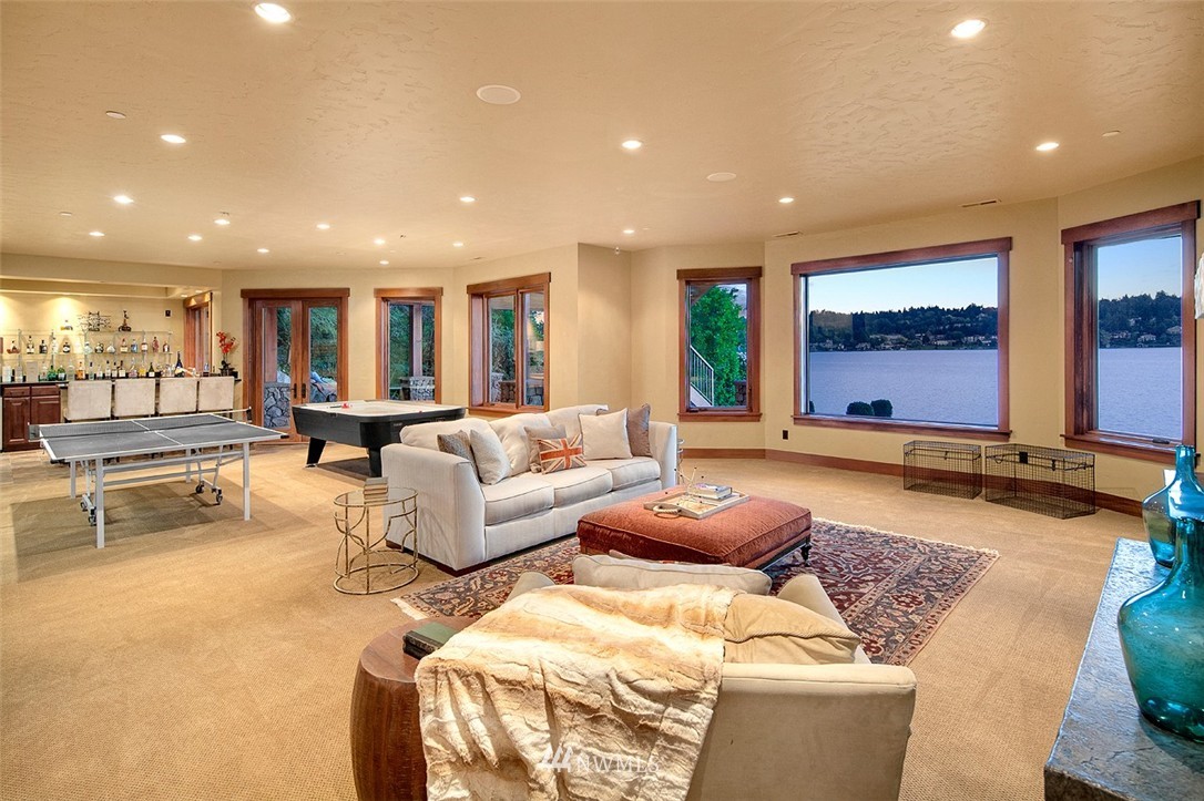 2215 Killarney Way Bellevue, WA 98004 - Photo 16 of 25