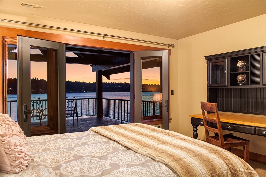 2215 Killarney Way Bellevue, WA 98004 - Photo 18 of 25