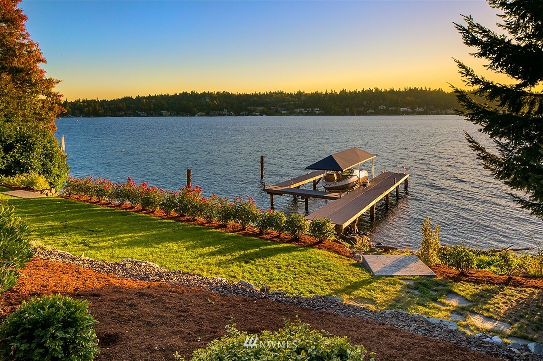 2215 Killarney Way Bellevue, WA 98004 - Photo 19 of 25