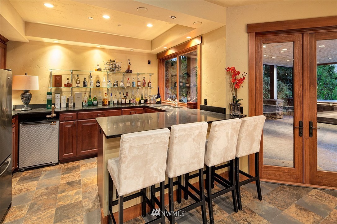 2215 Killarney Way Bellevue, WA 98004 - Photo 21 of 25