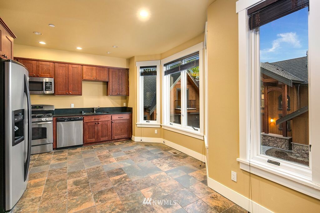 2215 Killarney Way Bellevue, WA 98004 - Photo 25 of 25