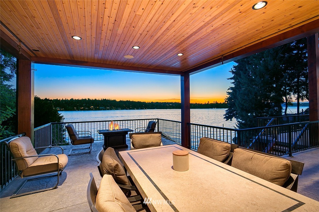 2215 Killarney Way Bellevue, WA 98004 - Photo 6 of 25