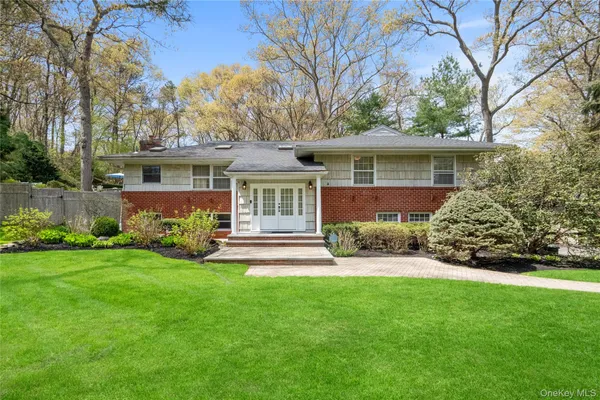 $1,199,000 | 6 Beaumont Drive, Melville, NY 11747