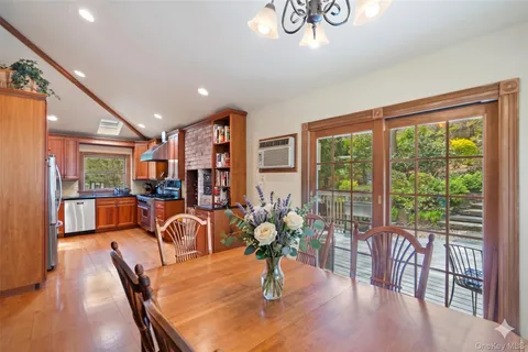 $1,199,000 | 6 Beaumont Drive, Melville, NY 11747