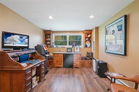 $1,199,000 | 6 Beaumont Drive, Melville, NY 11747
