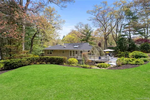 $1,199,000 | 6 Beaumont Drive, Melville, NY 11747