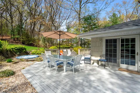 $1,199,000 | 6 Beaumont Drive, Melville, NY 11747