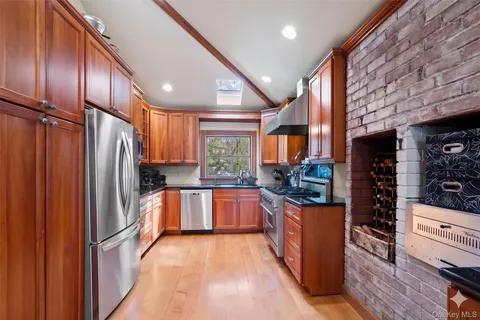 $1,199,000 | 6 Beaumont Drive, Melville, NY 11747