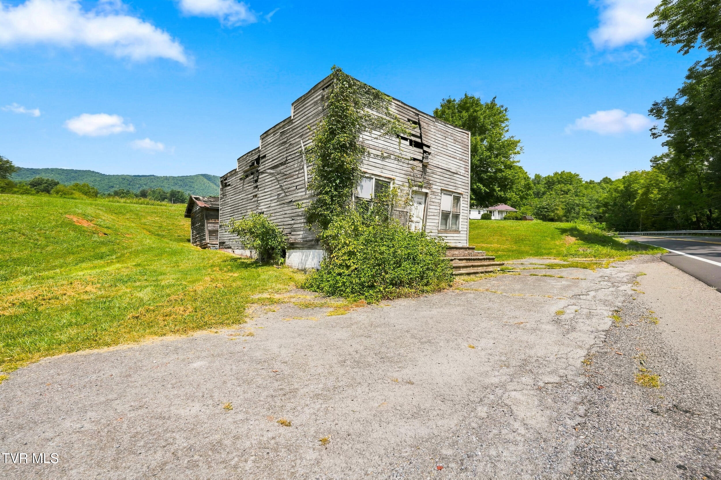 0 Roan Creek Road Butler, TN 37640 - Photo 51 of 51 General Store 2