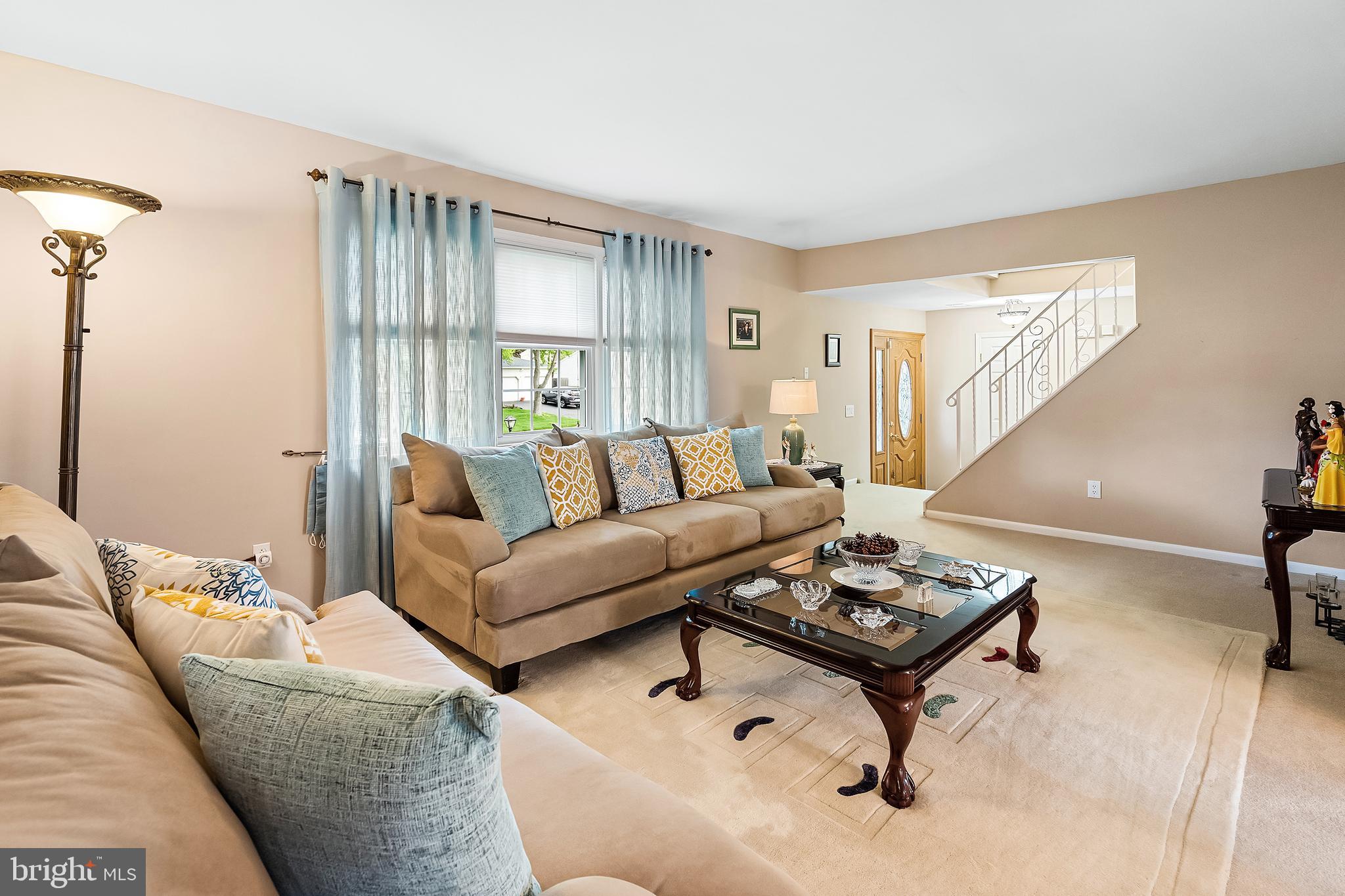 23 Blue Devil Lane Hamilton, NJ 08619 - Photo 5 of 52 Living Room