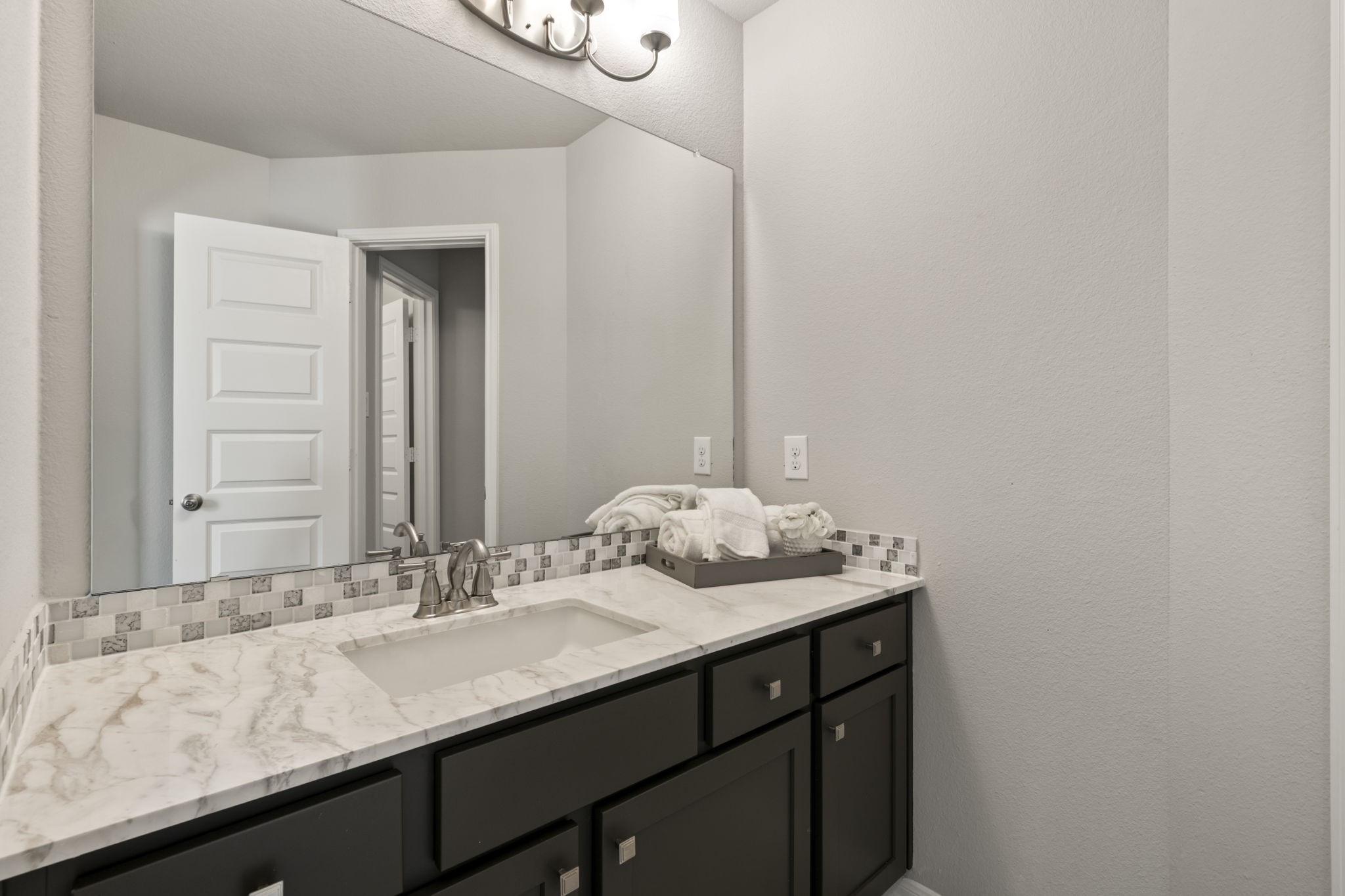 3938 Avalon Ridge Drive Spring, TX 77386 - Photo 35 of 49 The jack n jill bath has elongated vanities
