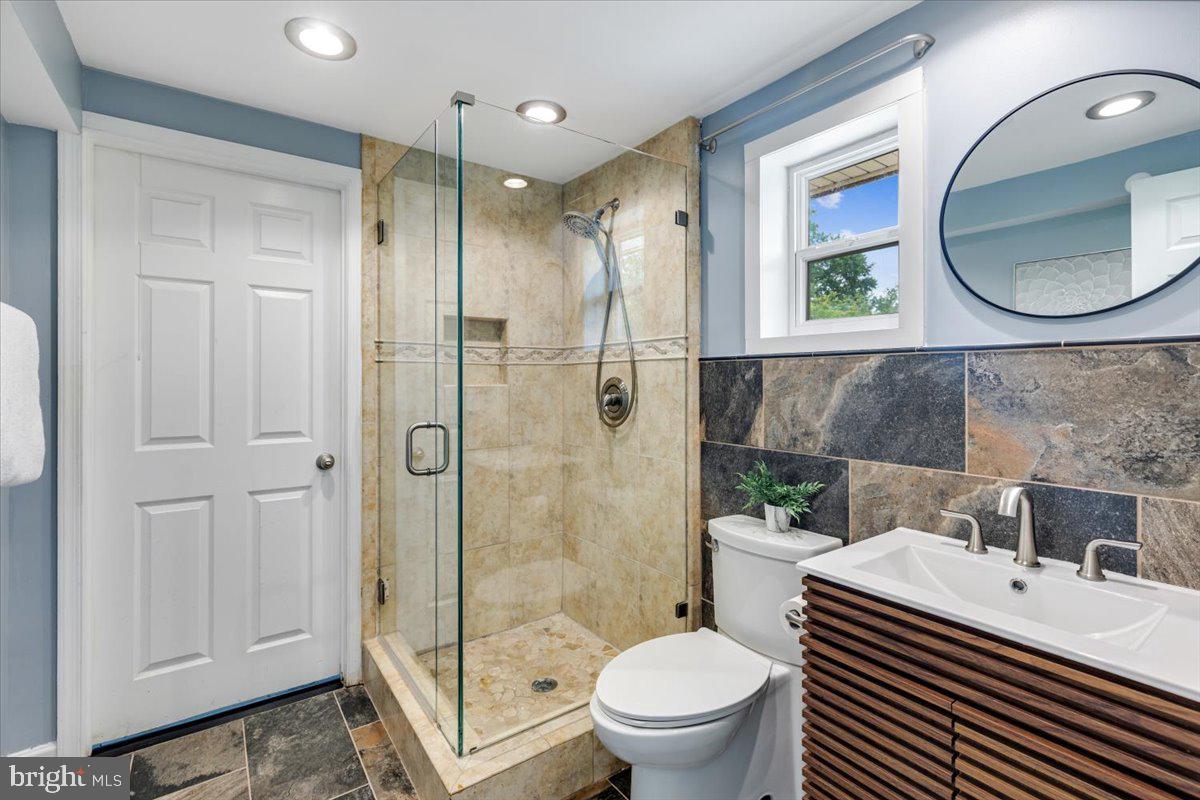 4527 Roundhill Road Alexandria, VA 22310 - Photo 23 of 26 Gallery Image 23
