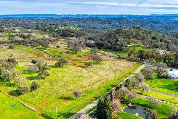 $725,000 | 745 Sierra View Court, Shingle Springs, CA 95682