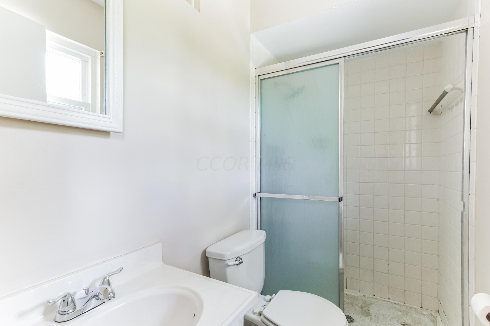 2338 McCoy Road Columbus, OH 43220 - Photo 22 of 30 Bathroom